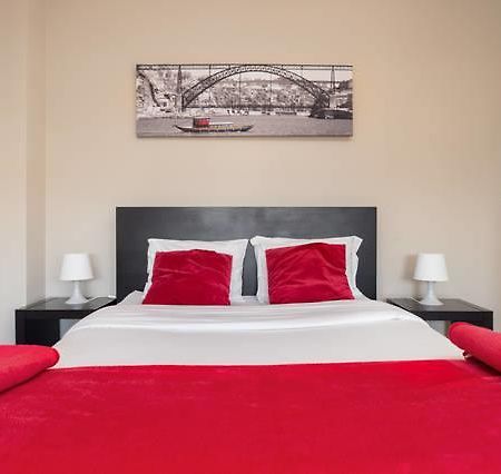 Low Cost Tourist Apartments - Casa Da Musica Porto Room photo
